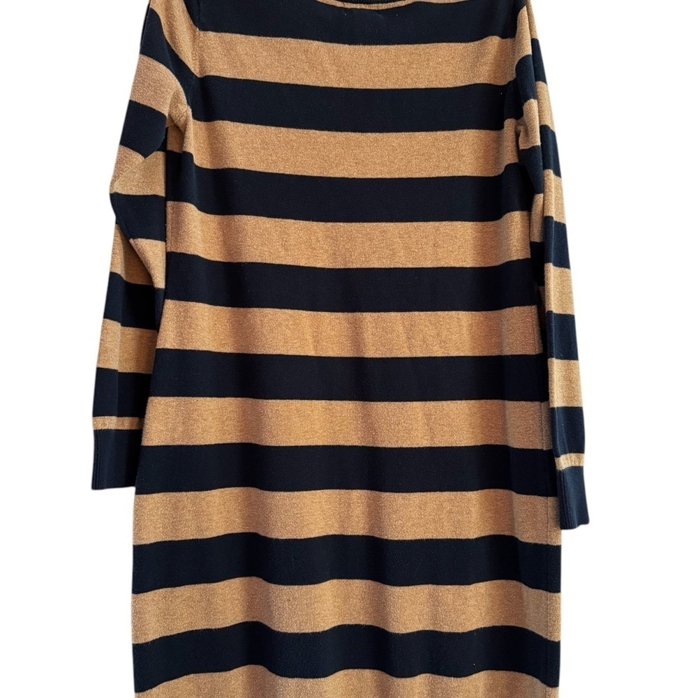Old Navy Black and Tan V-Neck Sweater - Picture 3 of 4